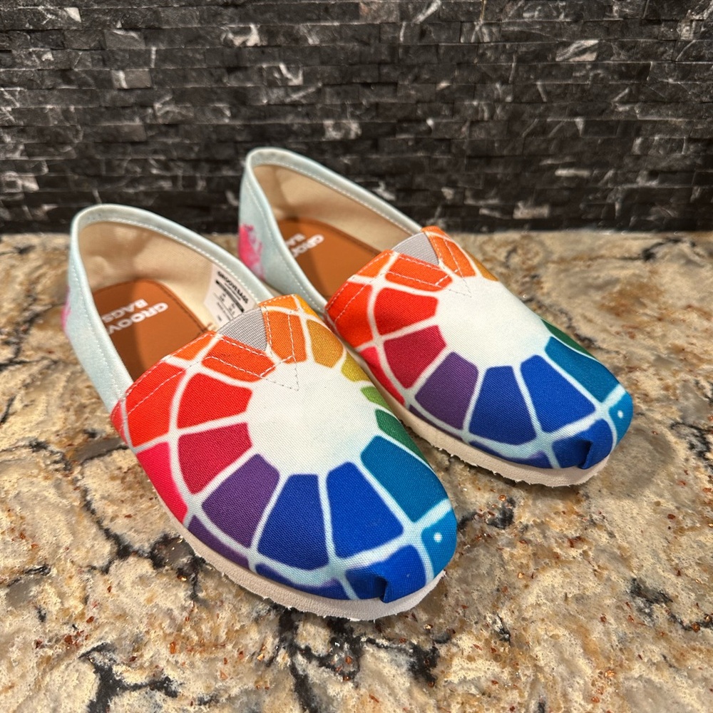 Groove Bags Slip On Shoes Women's 6 Colorwheel Casual Canvas Flat Custom Kicks